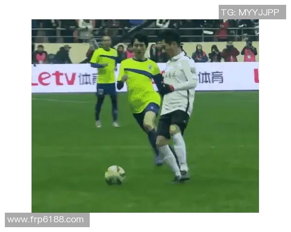 足球推射技艺大师解析其代表球员的风采与成就